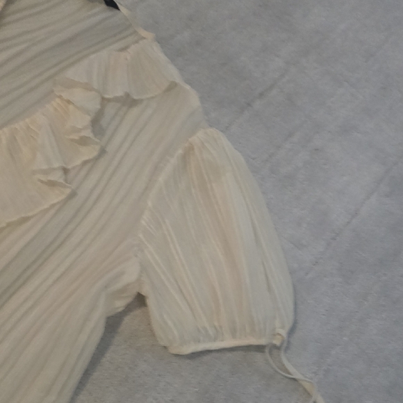Zara Cream Ruffled Blouse - Picture 3 of 4